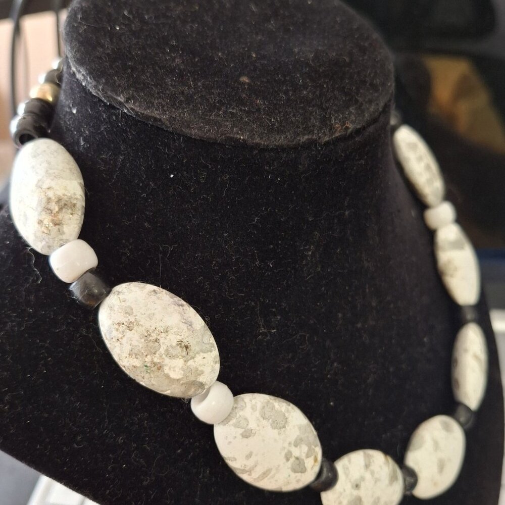 NECKLACE - Picture 3 of 3